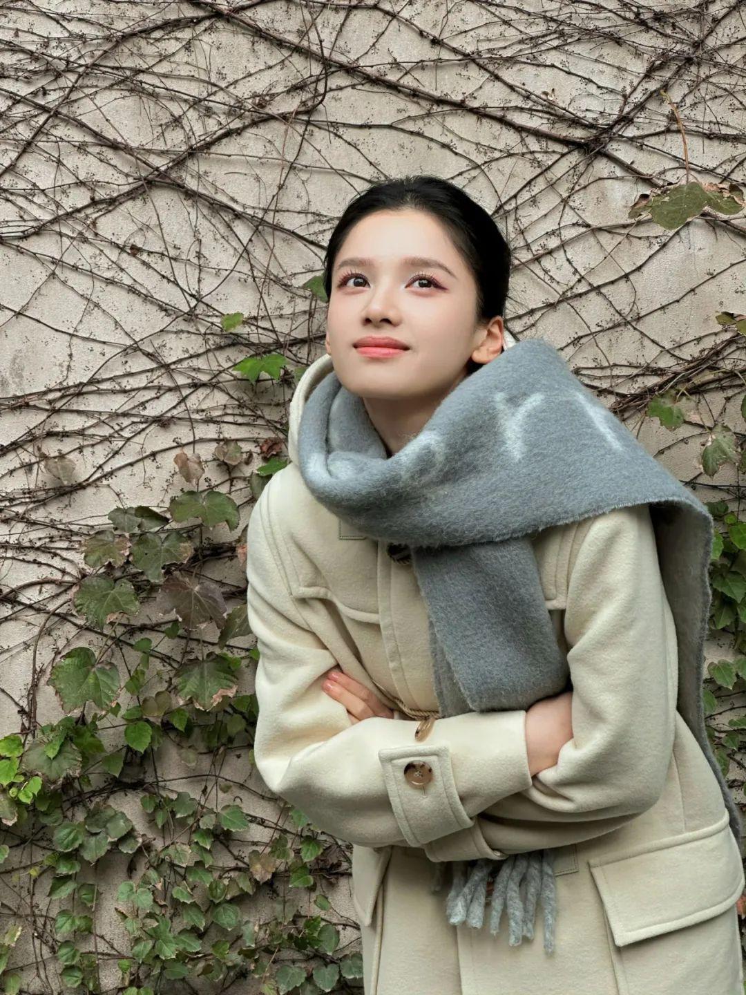 张婧仪、赵露思也难逃过气穿搭？
