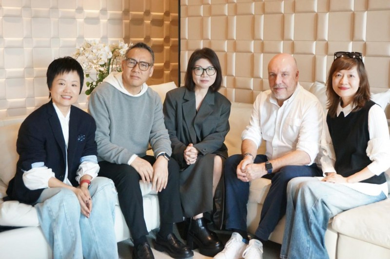 玖姿JUZUI创意总监王陶Taoray Wang2025秋冬纽约时装周掀起天然皮草热，Fur是老钱，Furmark是新贵！